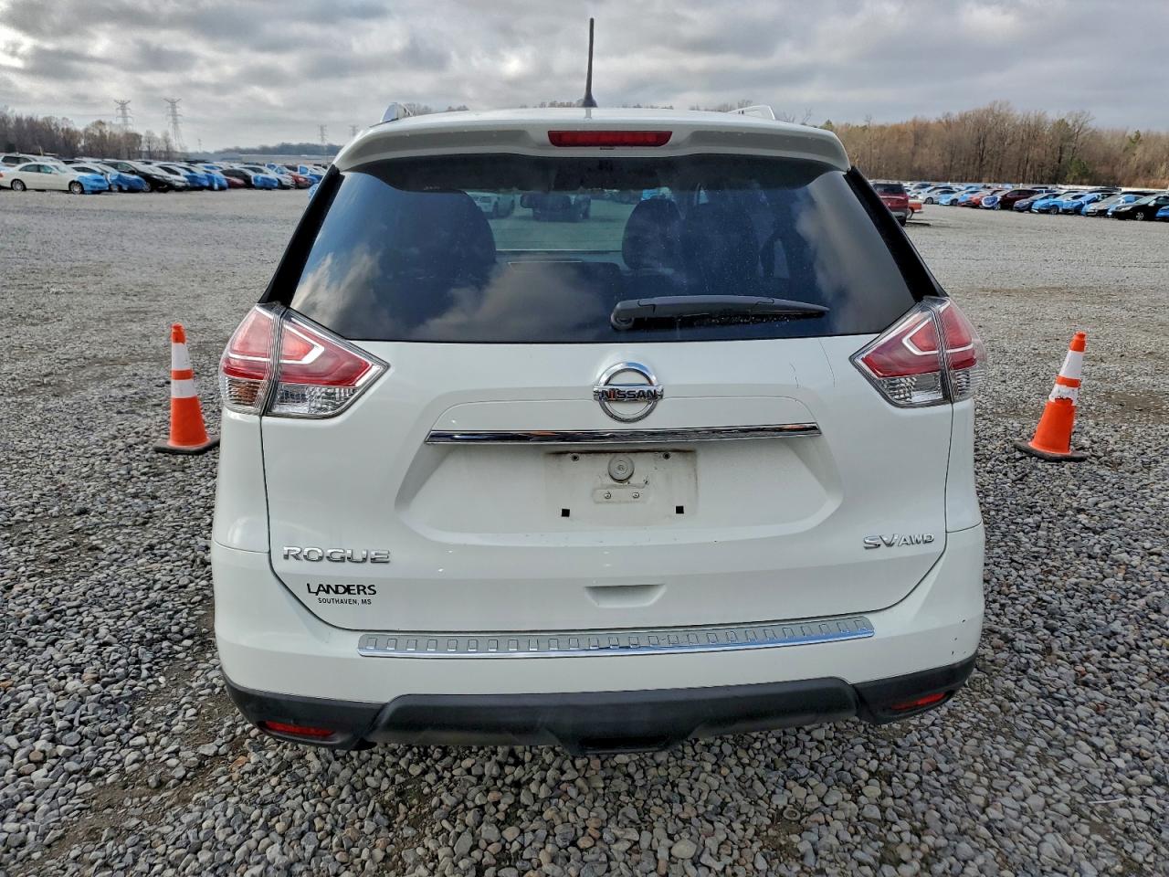 2016 NISSAN ROGUE S photo 6