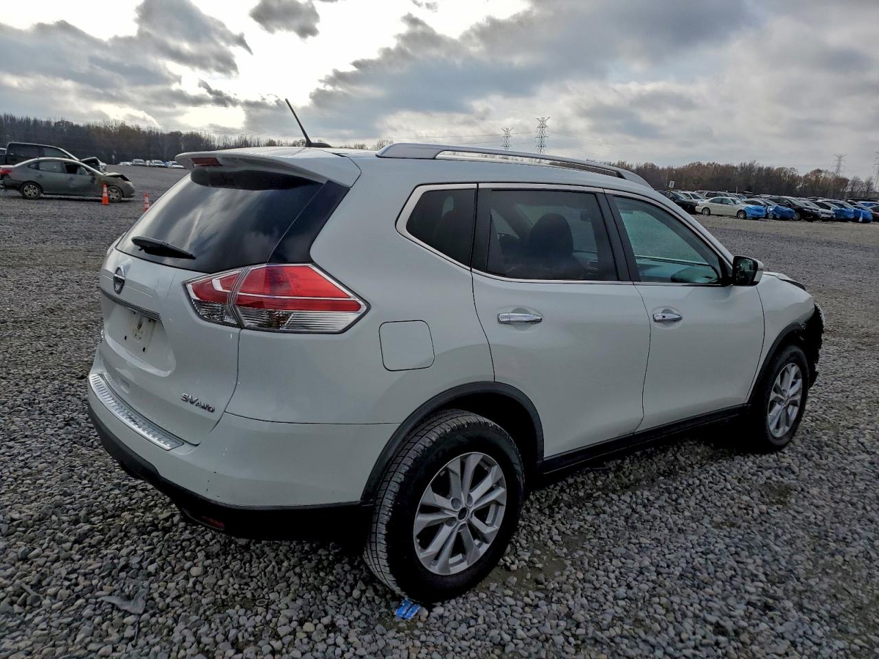 2016 NISSAN ROGUE S photo 3