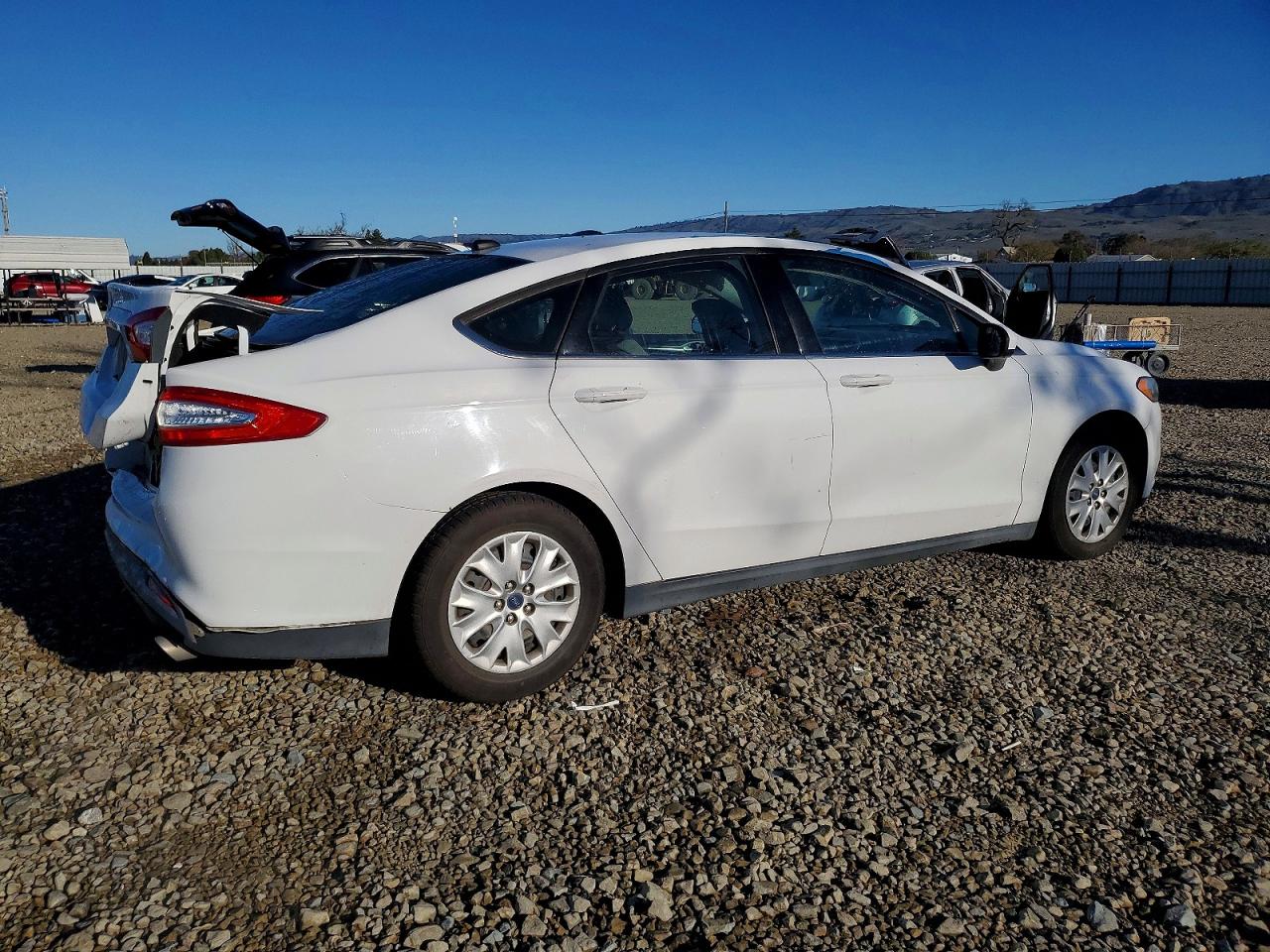 2013 FORD FUSION S photo 3