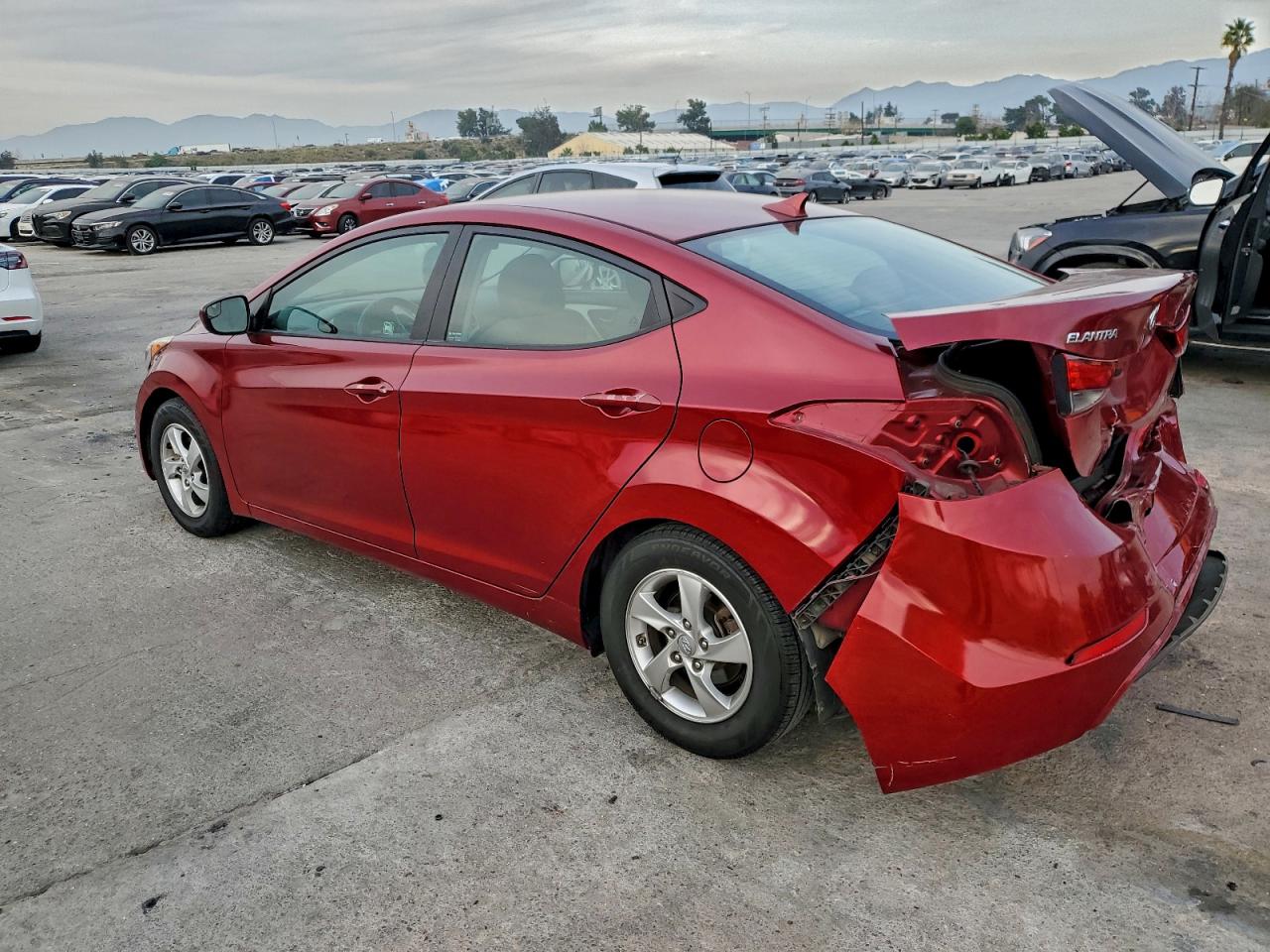 2015 HYUNDAI ELANTRA SE photo 2