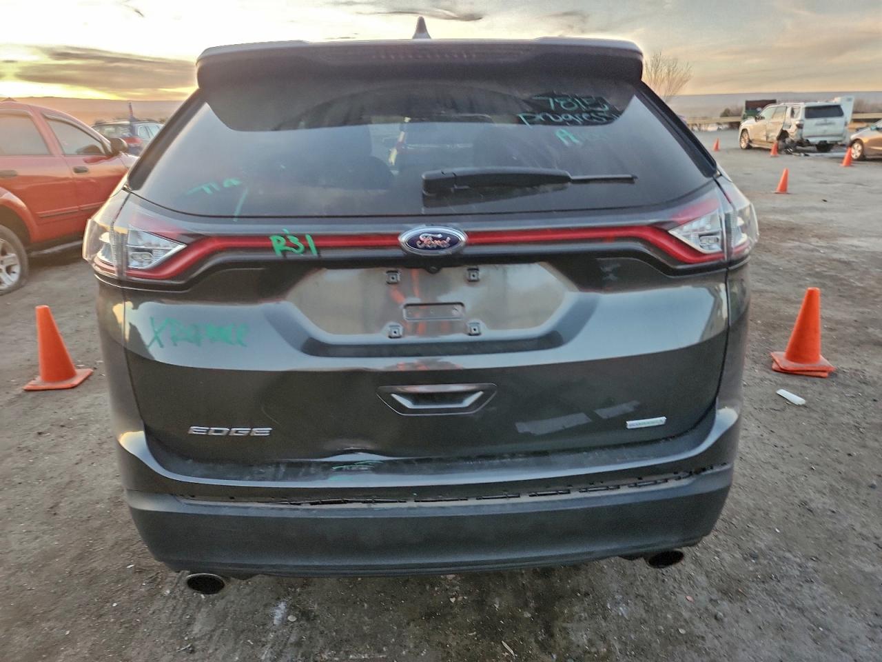 2016 FORD EDGE SE photo 6