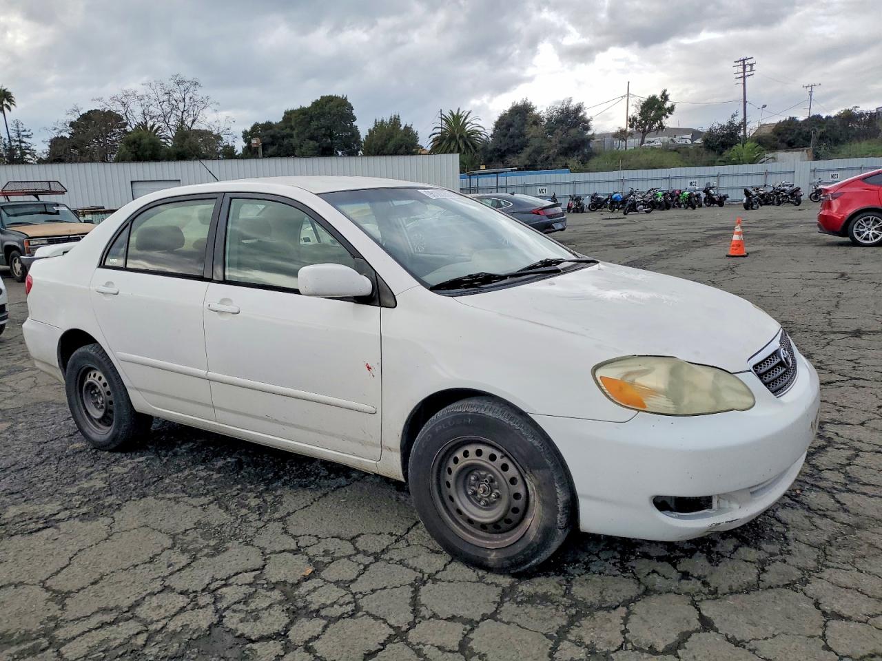 2005 TOYOTA COROLLA CE photo 4