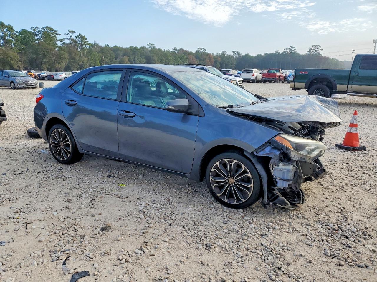 2015 TOYOTA COROLLA L photo 4