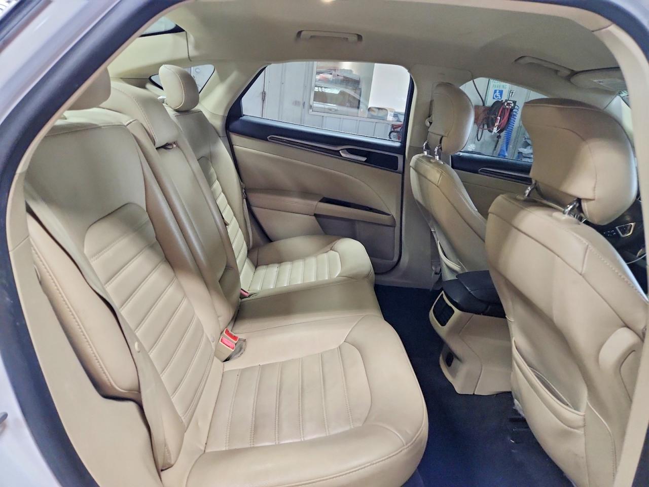 2014 FORD FUSION SE photo 10