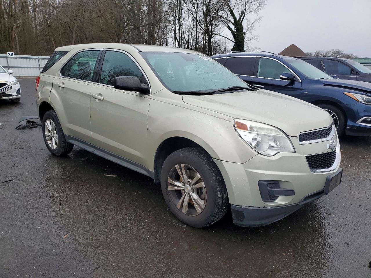 2015 CHEVROLET EQUINOX LS photo 4