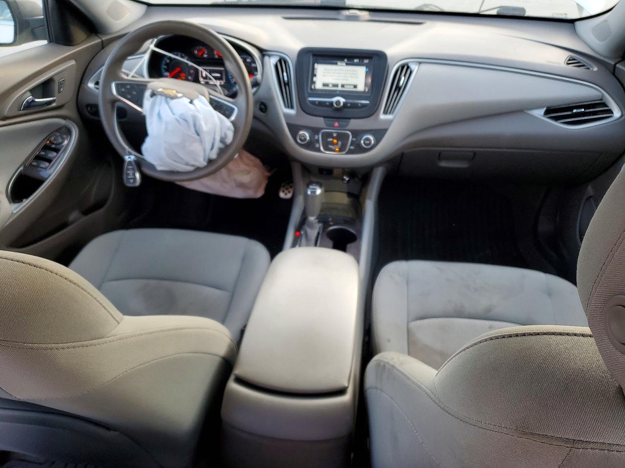 2017 CHEVROLET MALIBU LS photo 8