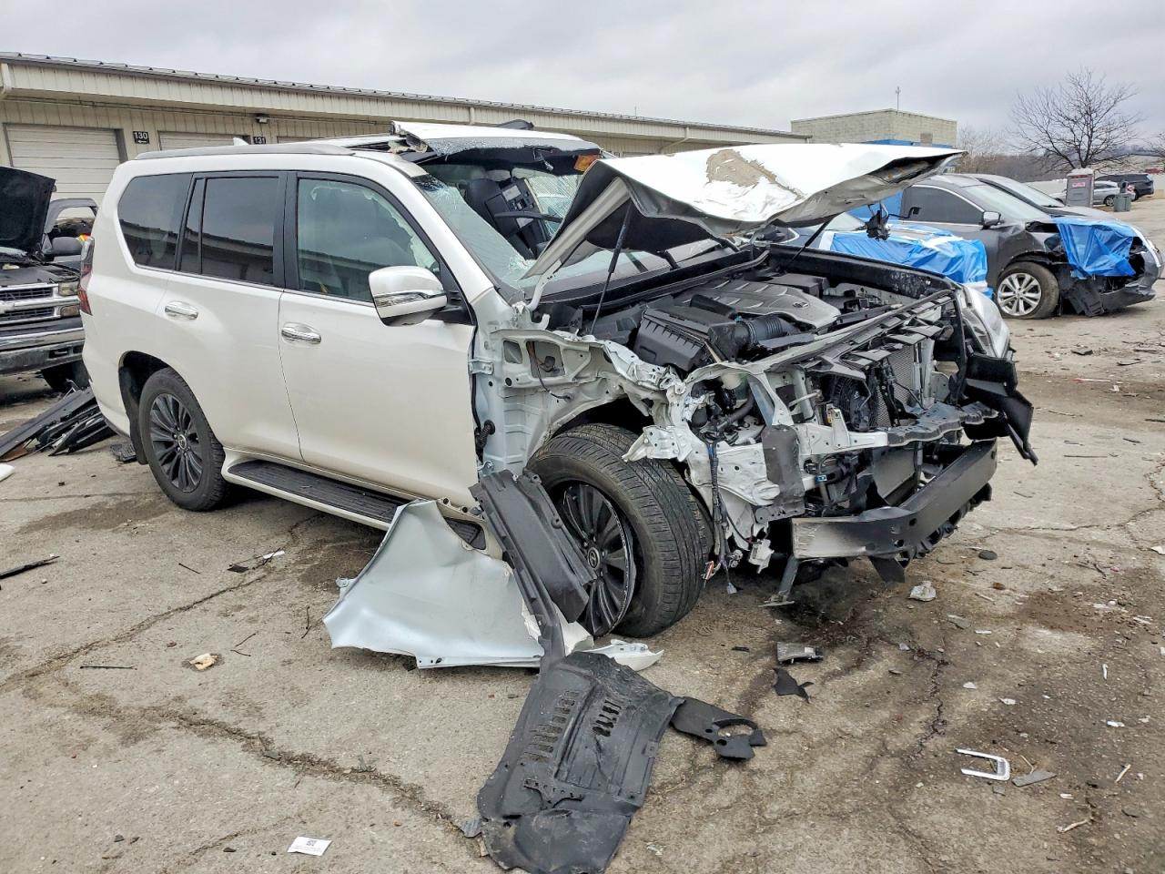 2023 LEXUS GX 460 photo 4