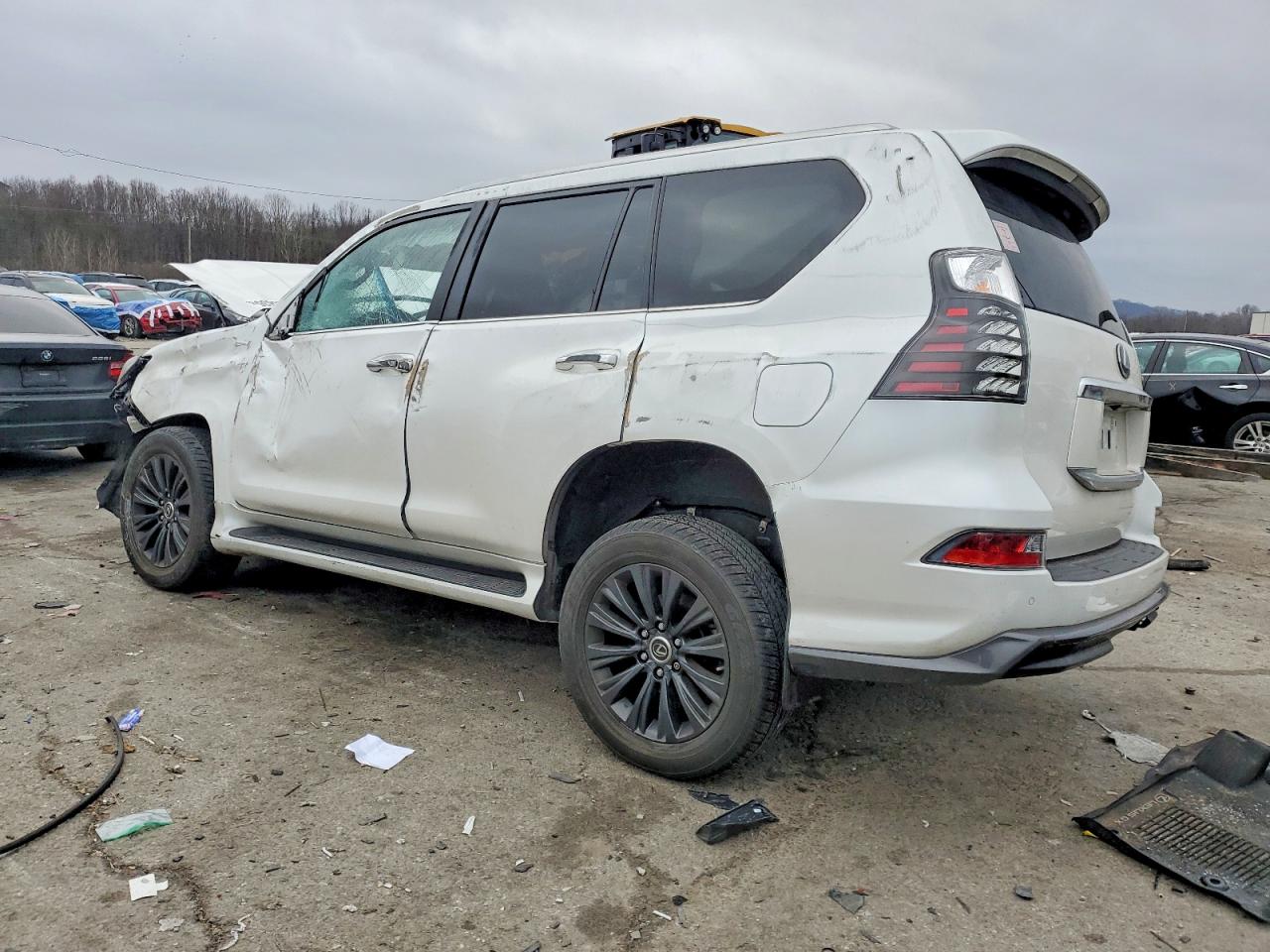 2023 LEXUS GX 460 photo 2