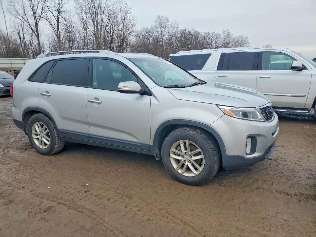 2014 KIA SORENTO LX photo 4