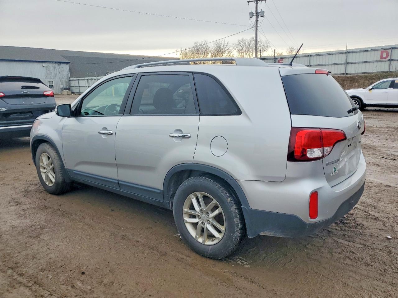 2014 KIA SORENTO LX photo 2