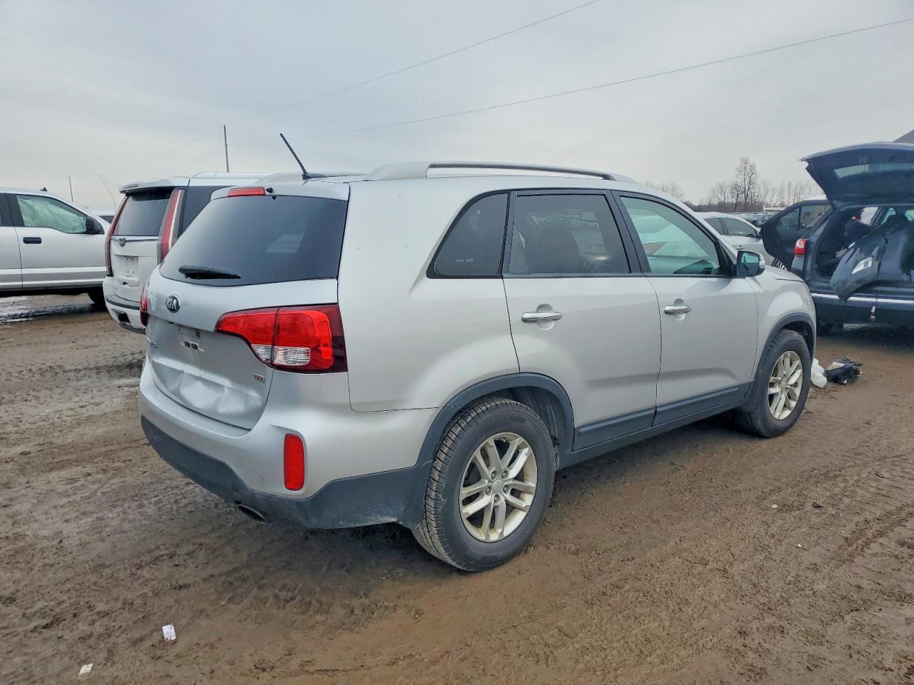 2014 KIA SORENTO LX photo 3
