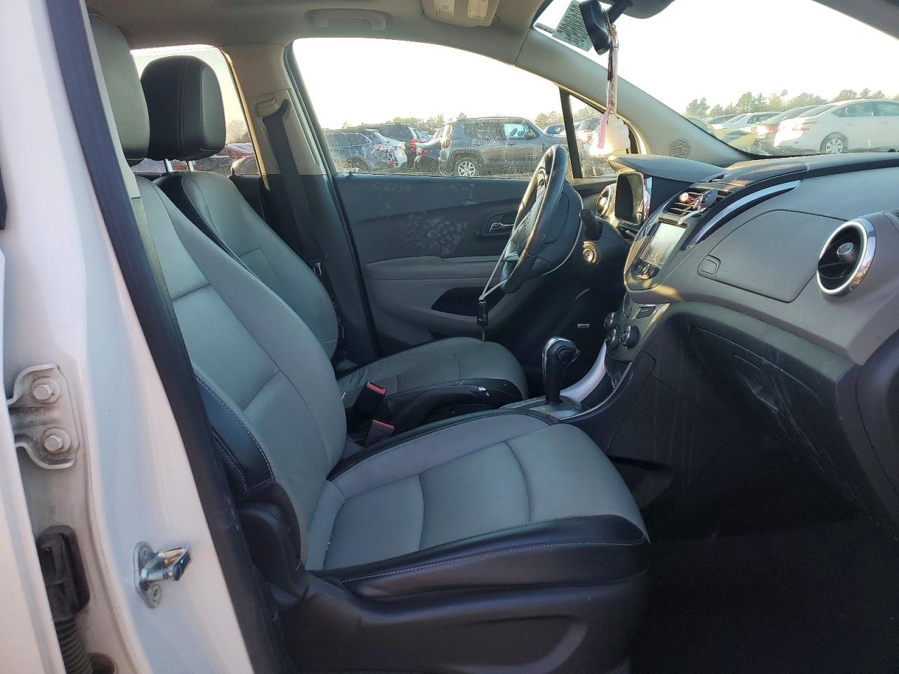 2015 CHEVROLET TRAX LTZ photo 7