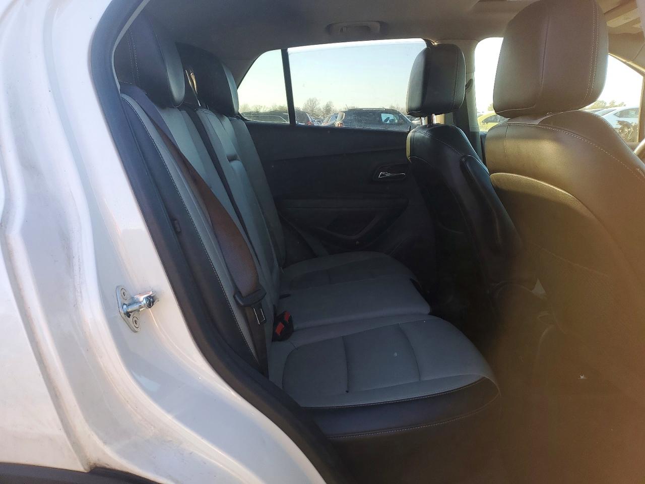2015 CHEVROLET TRAX LTZ photo 11