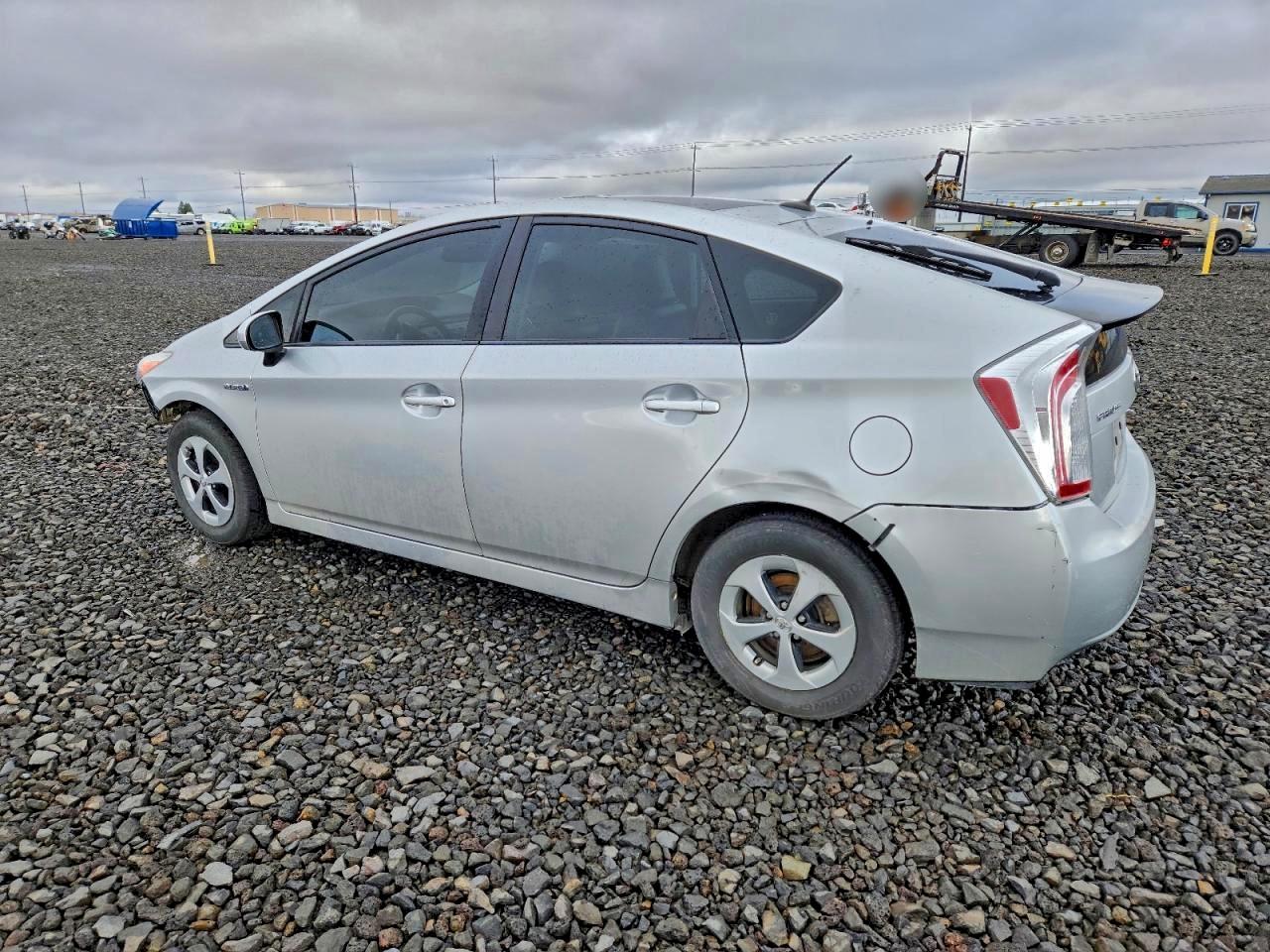 2012 TOYOTA PRIUS photo 2
