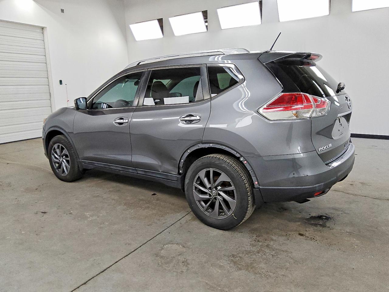 2016 NISSAN ROGUE S photo 2