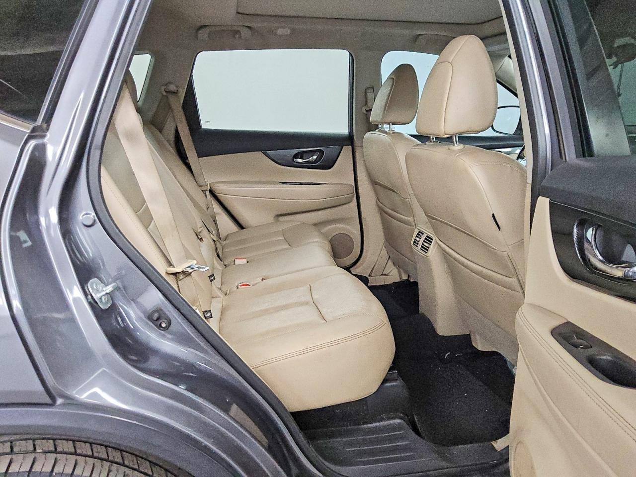 2016 NISSAN ROGUE S photo 10