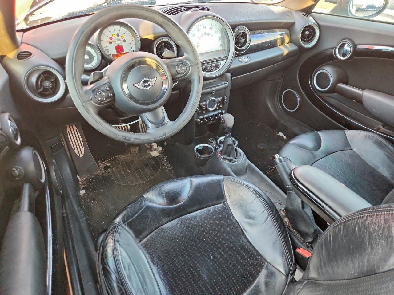 2012 MINI COOPER S photo 8