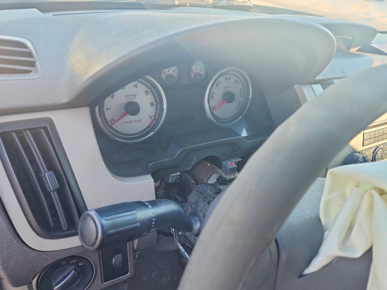 2008 FORD FOCUS photo 9