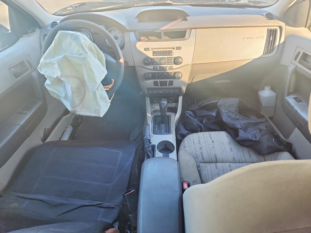 2008 FORD FOCUS photo 8