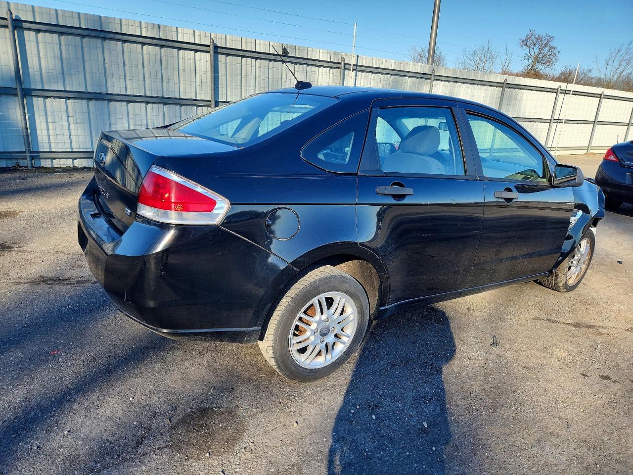 2008 FORD FOCUS photo 3