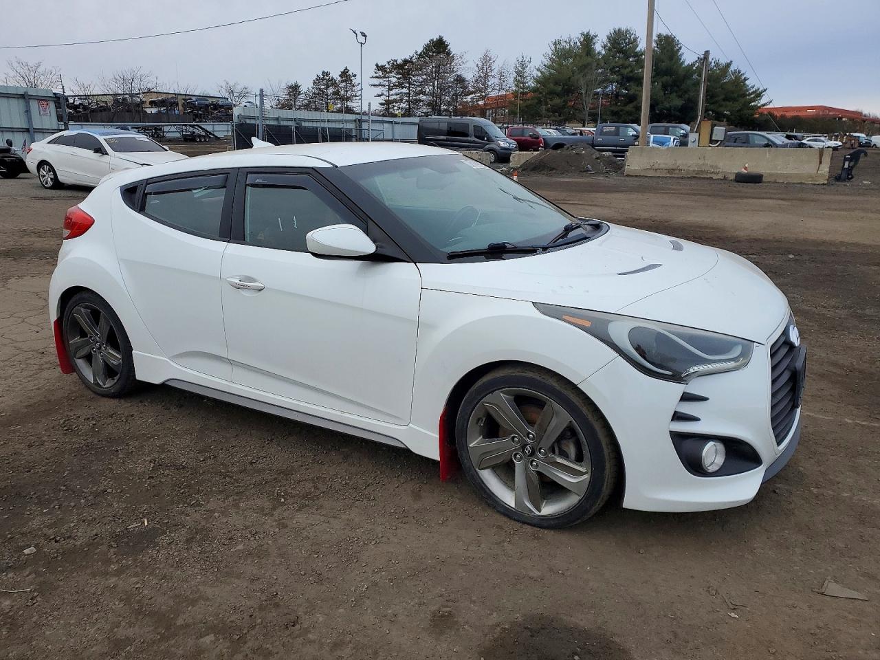 2015 HYUNDAI VELOSTER TURBO photo 4