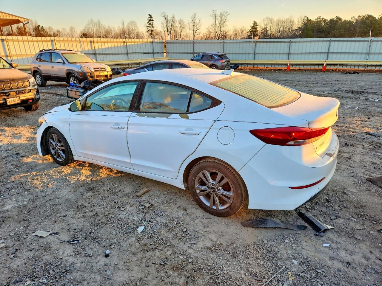 2017 HYUNDAI ELANTRA SE photo 2