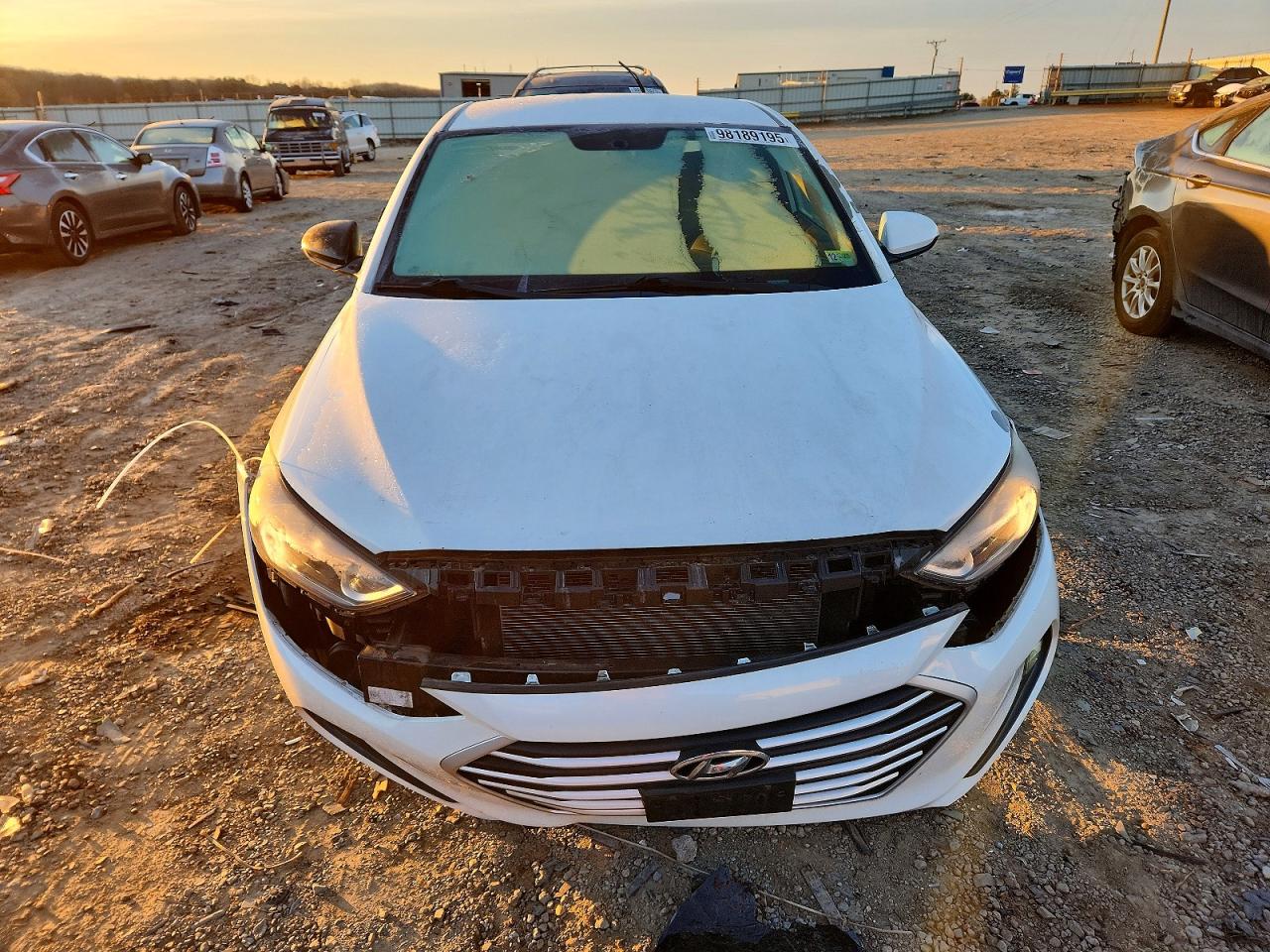 2017 HYUNDAI ELANTRA SE photo 5