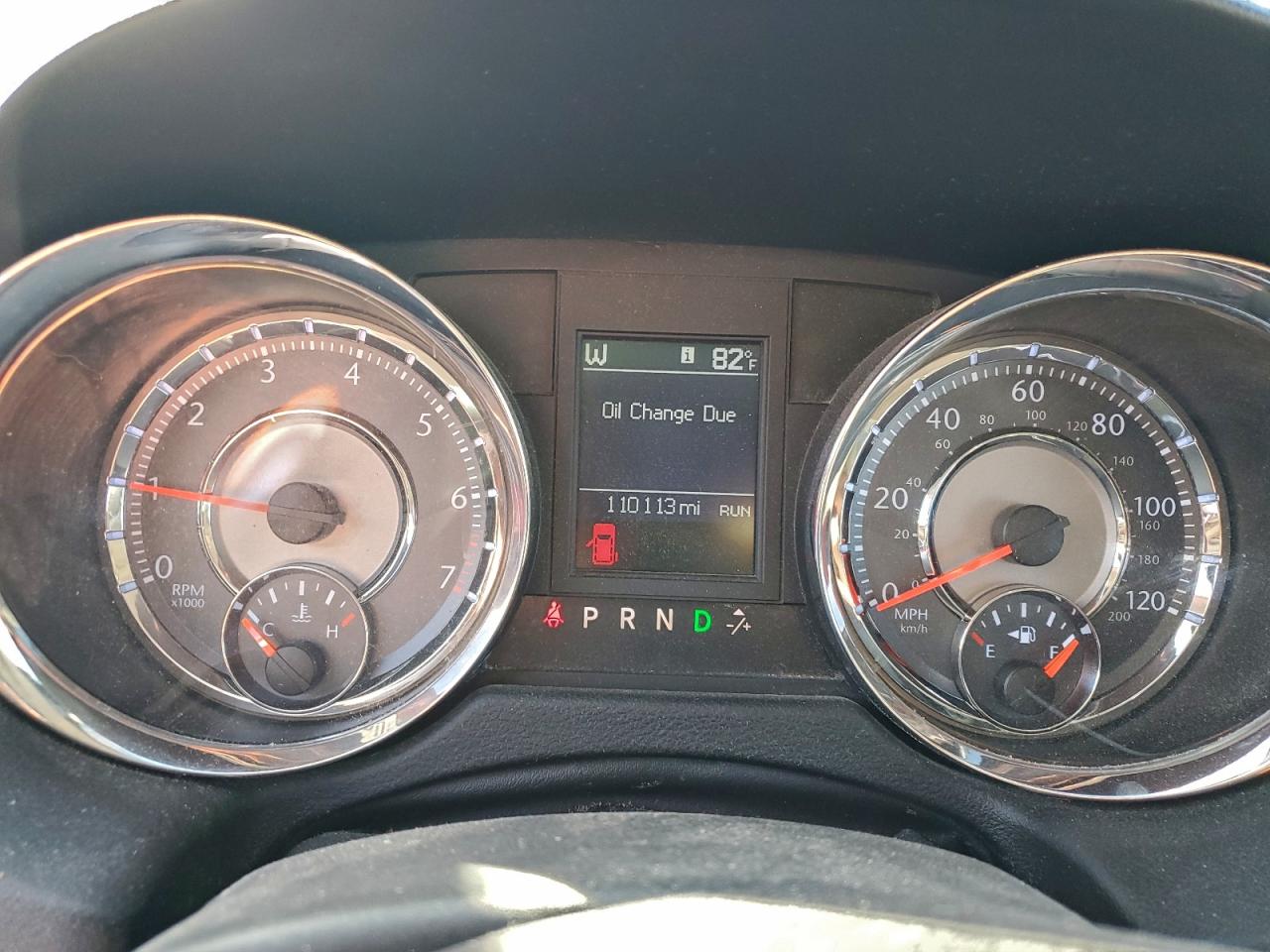 2011 CHRYSLER TOWN & COUNTRY TOURING L photo 17
