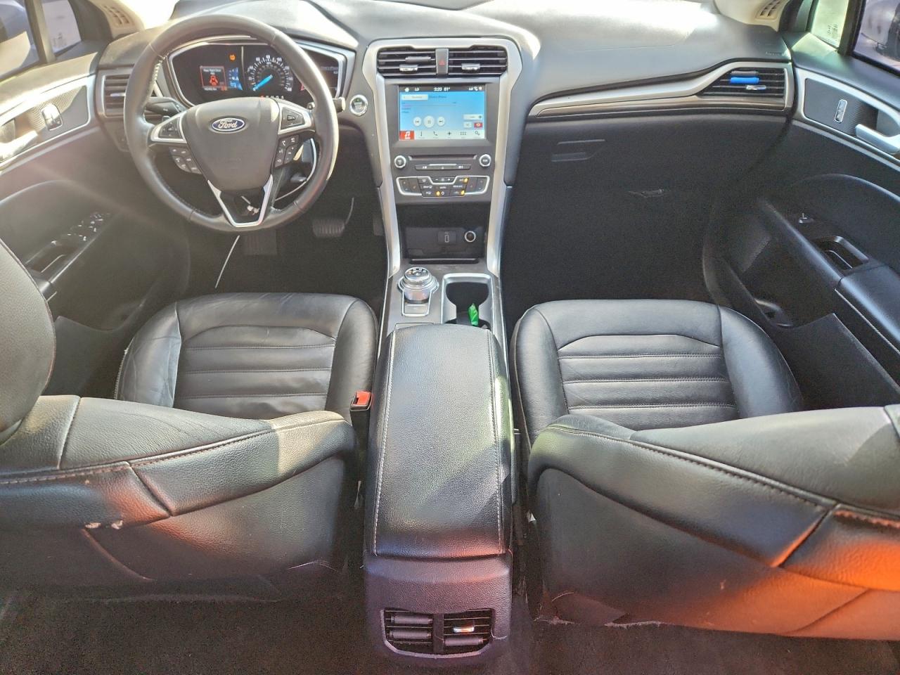 2017 FORD FUSION SE photo 8