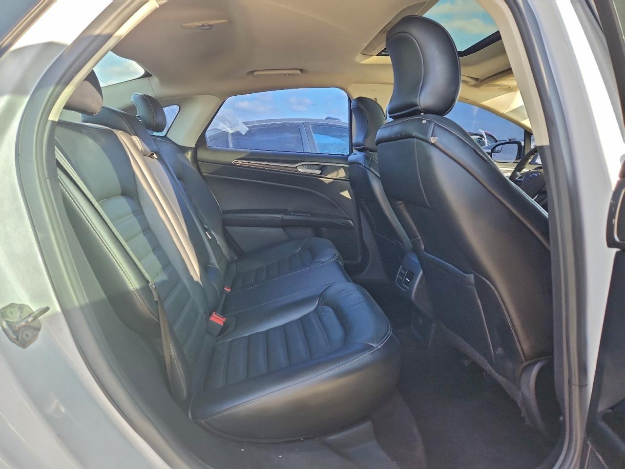 2017 FORD FUSION SE photo 10