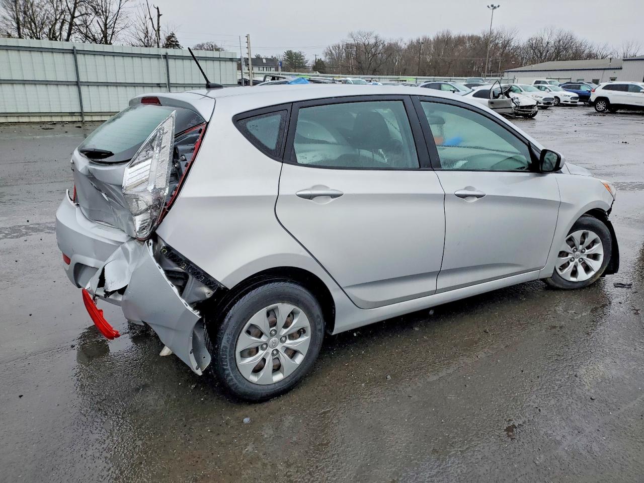 2017 HYUNDAI ACCENT SE photo 3