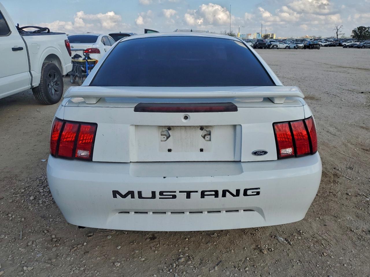 2001 FORD MUSTANG photo 6