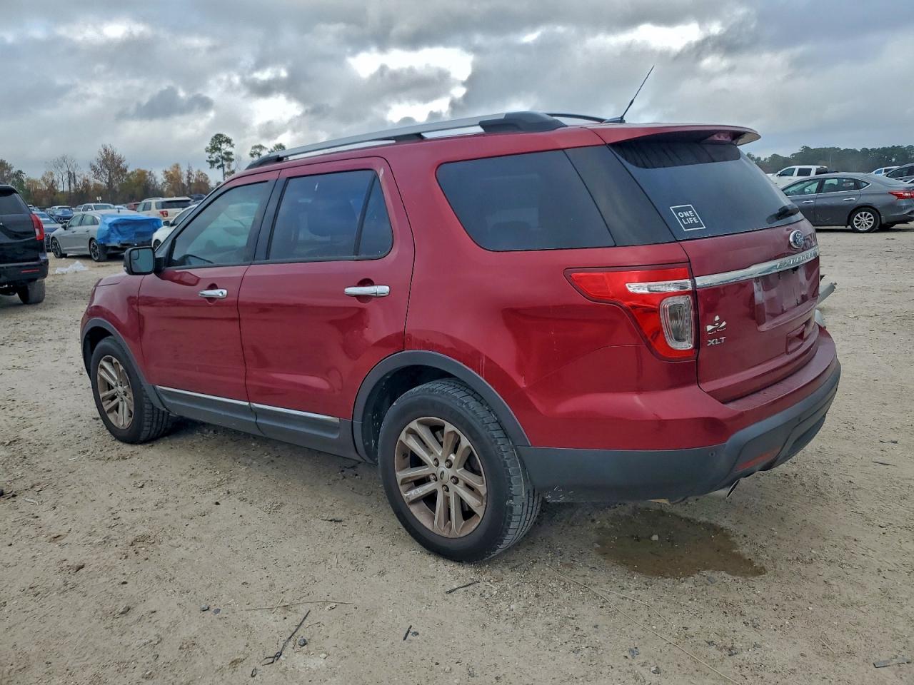2013 FORD EXPLORER XLT photo 2