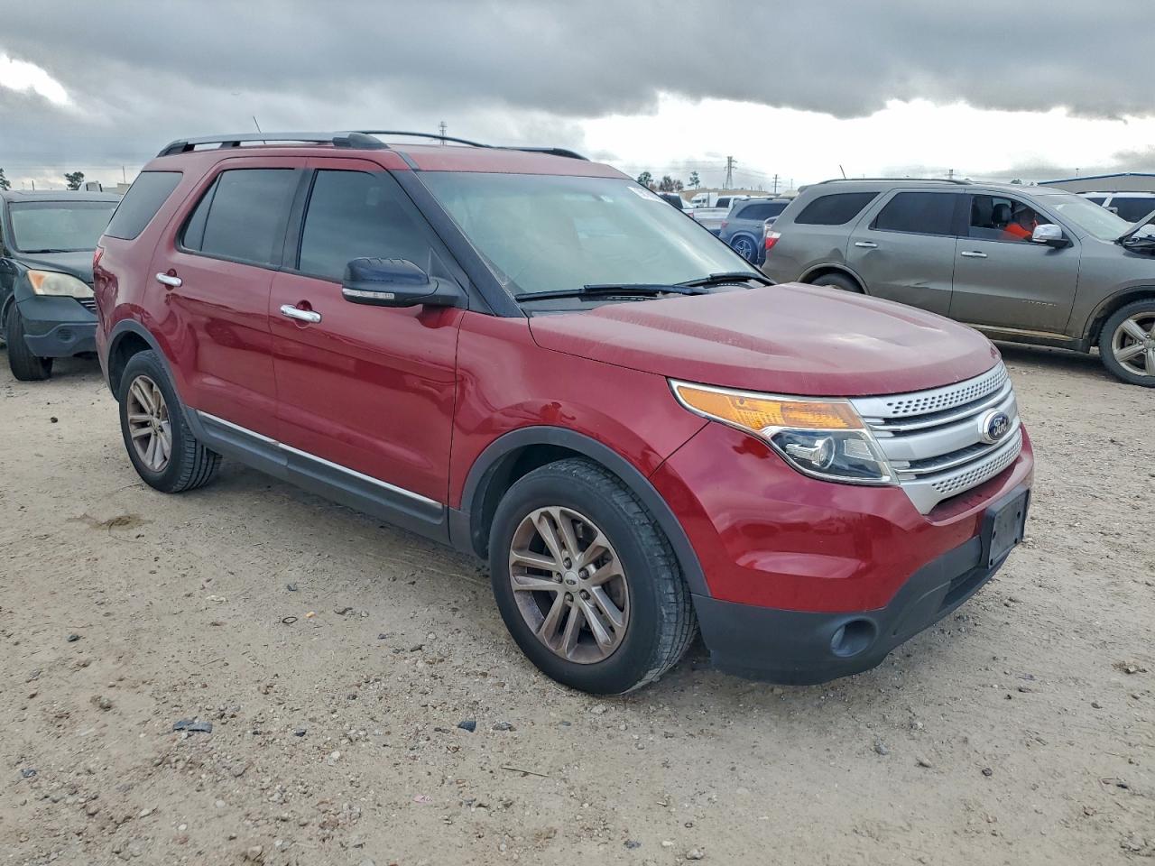 2013 FORD EXPLORER XLT photo 4