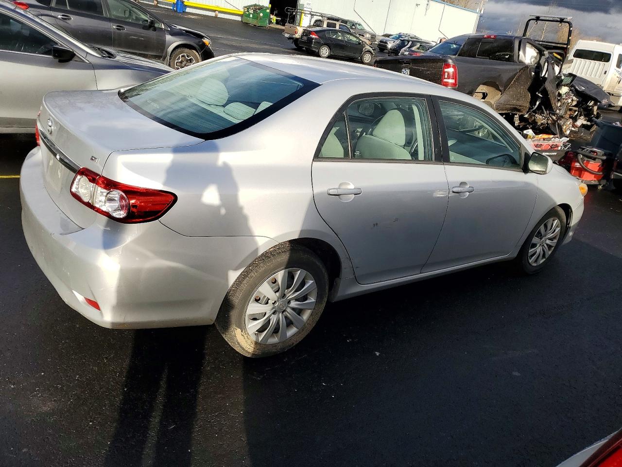 2012 TOYOTA COROLLA BASE photo 3