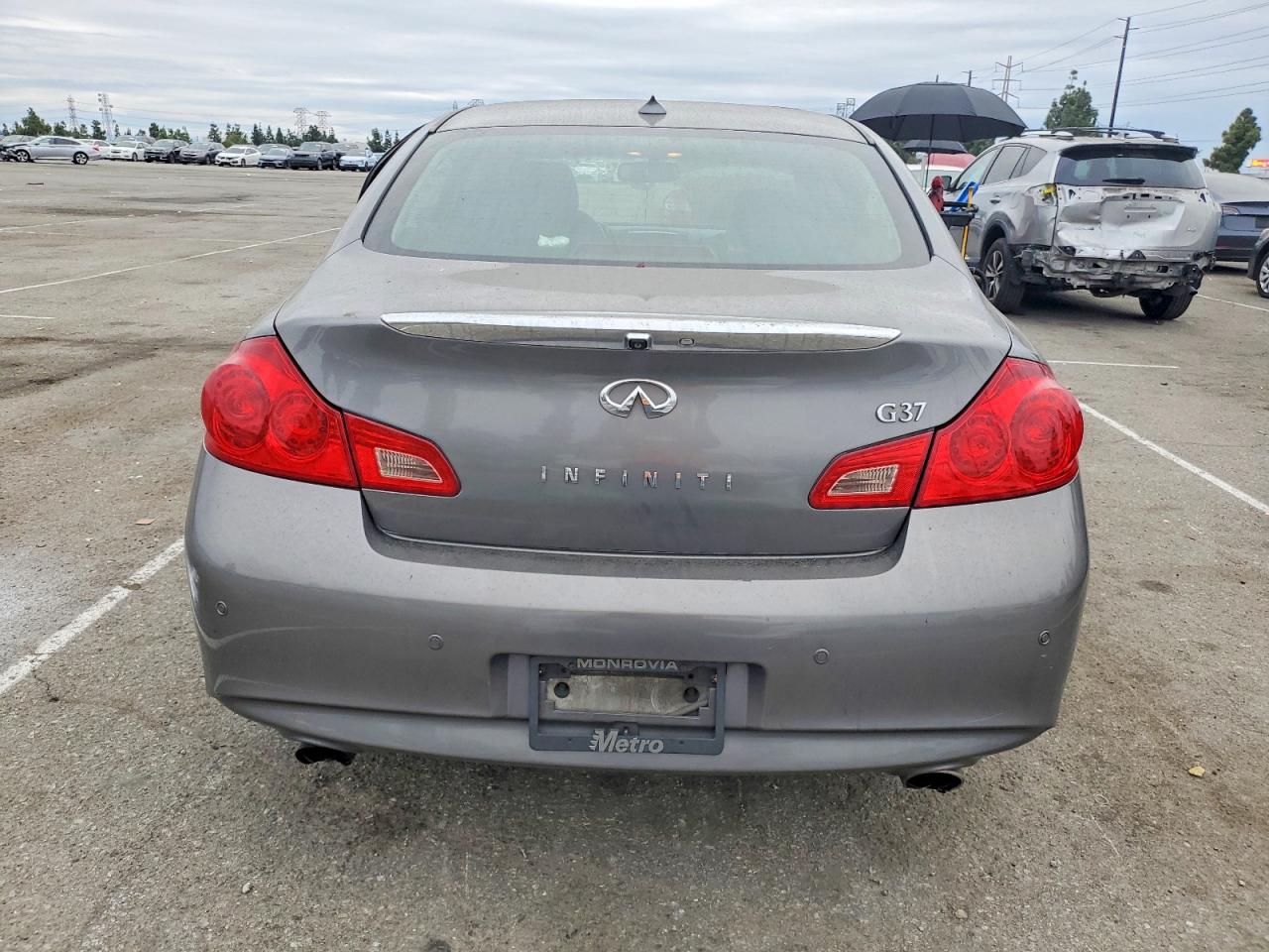 2012 INFINITI G37 BASE photo 11