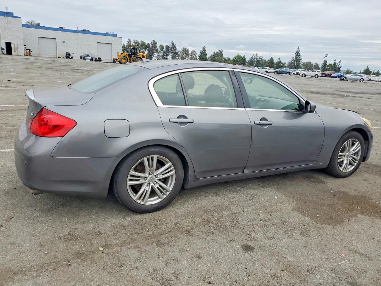 2012 INFINITI G37 BASE photo 5