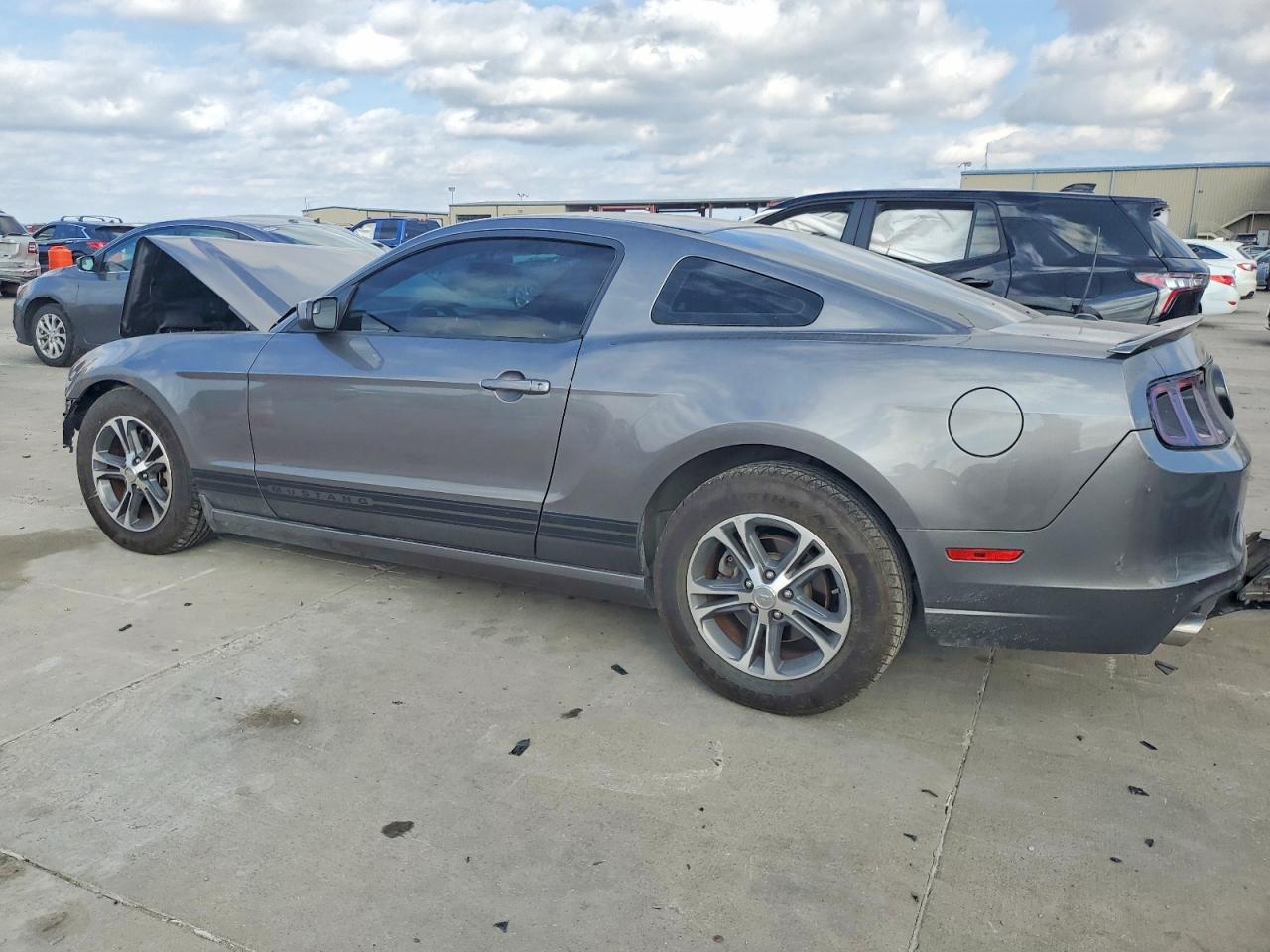 2014 FORD MUSTANG photo 2