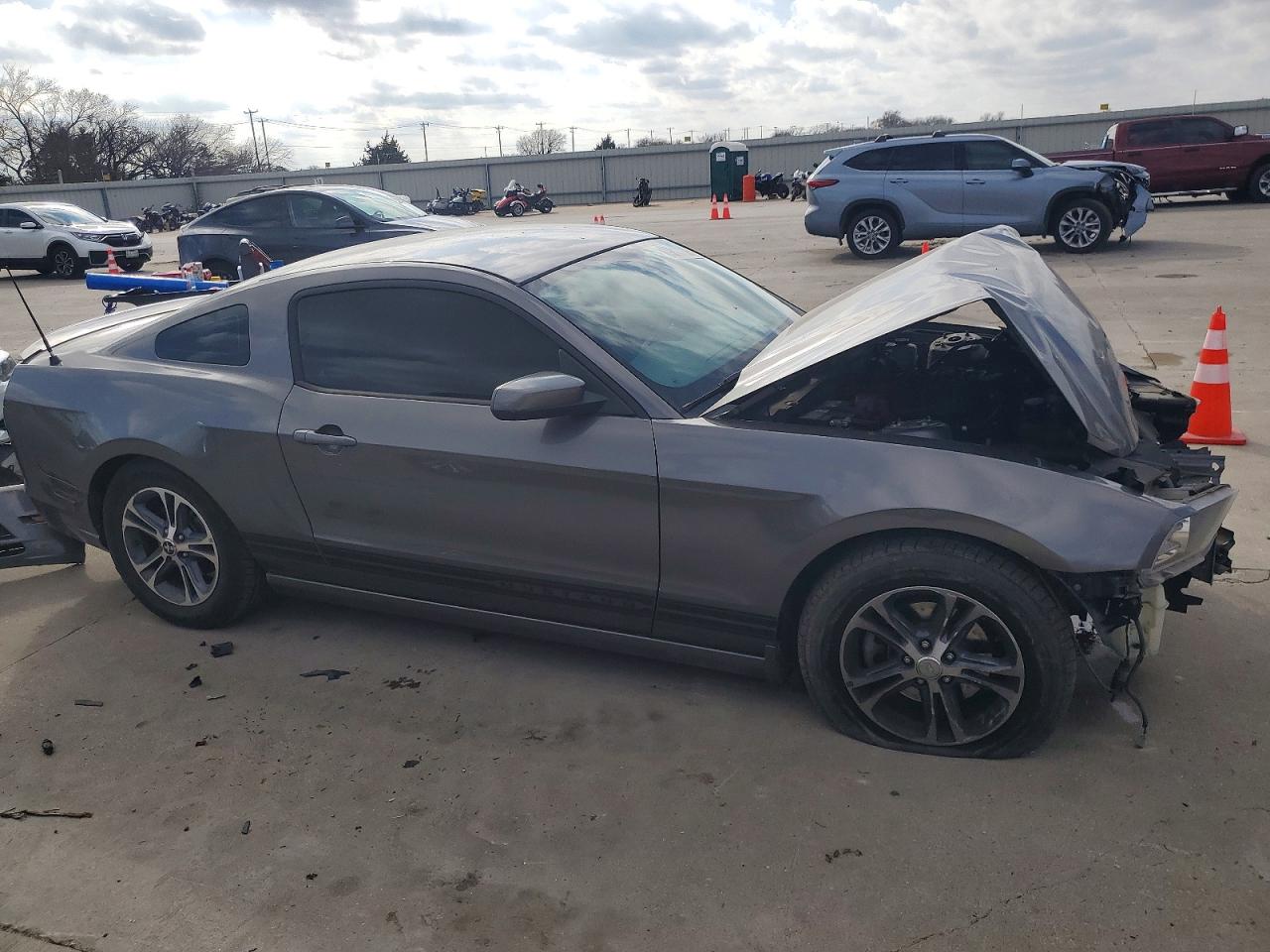 2014 FORD MUSTANG photo 4