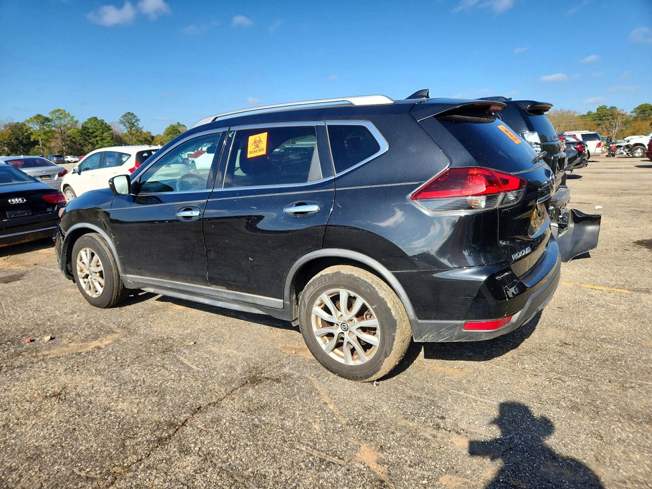 2018 NISSAN ROGUE S photo 2
