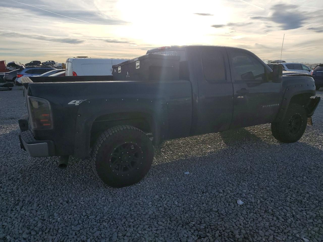 2009 CHEVROLET SILVERADO K1500 LT photo 3