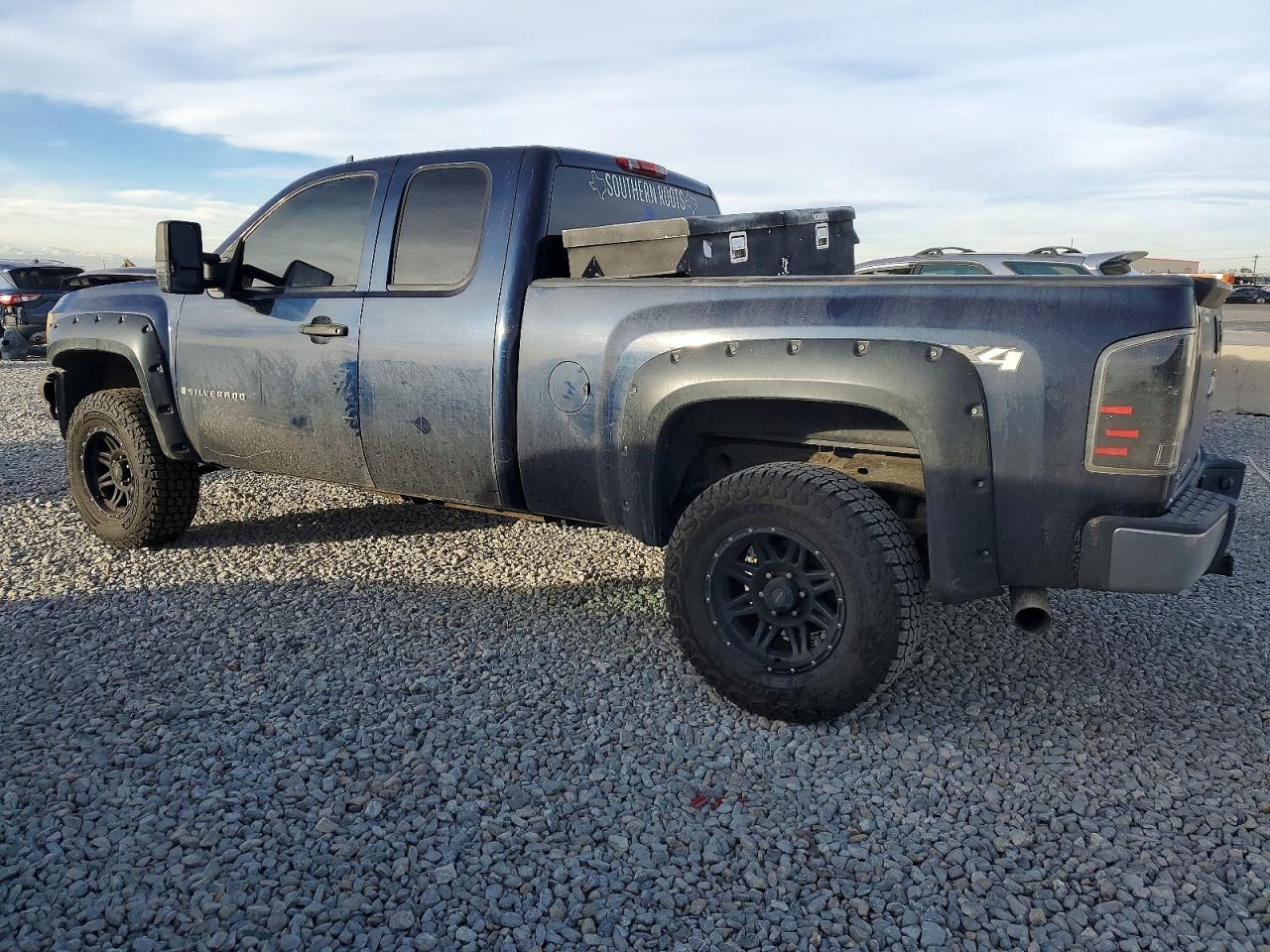 2009 CHEVROLET SILVERADO K1500 LT photo 2