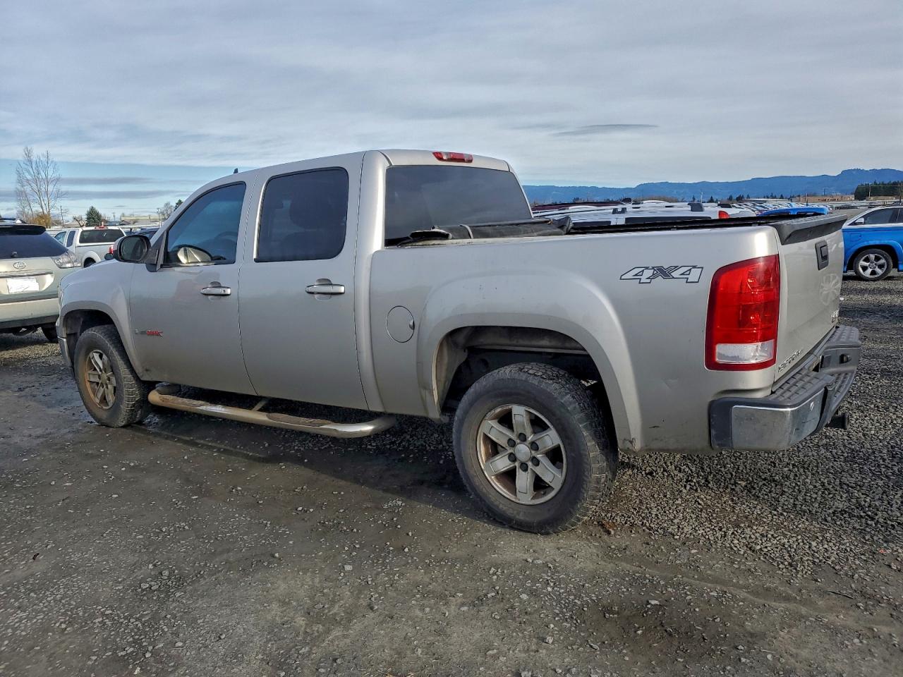 2007 GMC NEW SIERRA K1500 photo 2