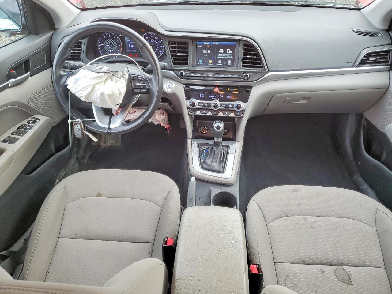 2020 HYUNDAI ELANTRA photo 8