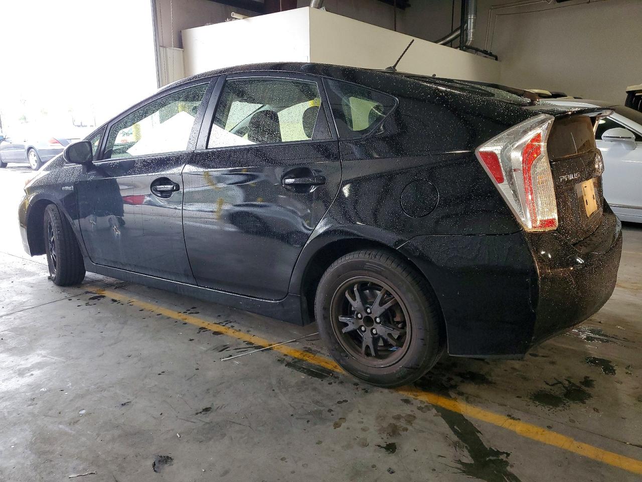 2014 TOYOTA PRIUS photo 2