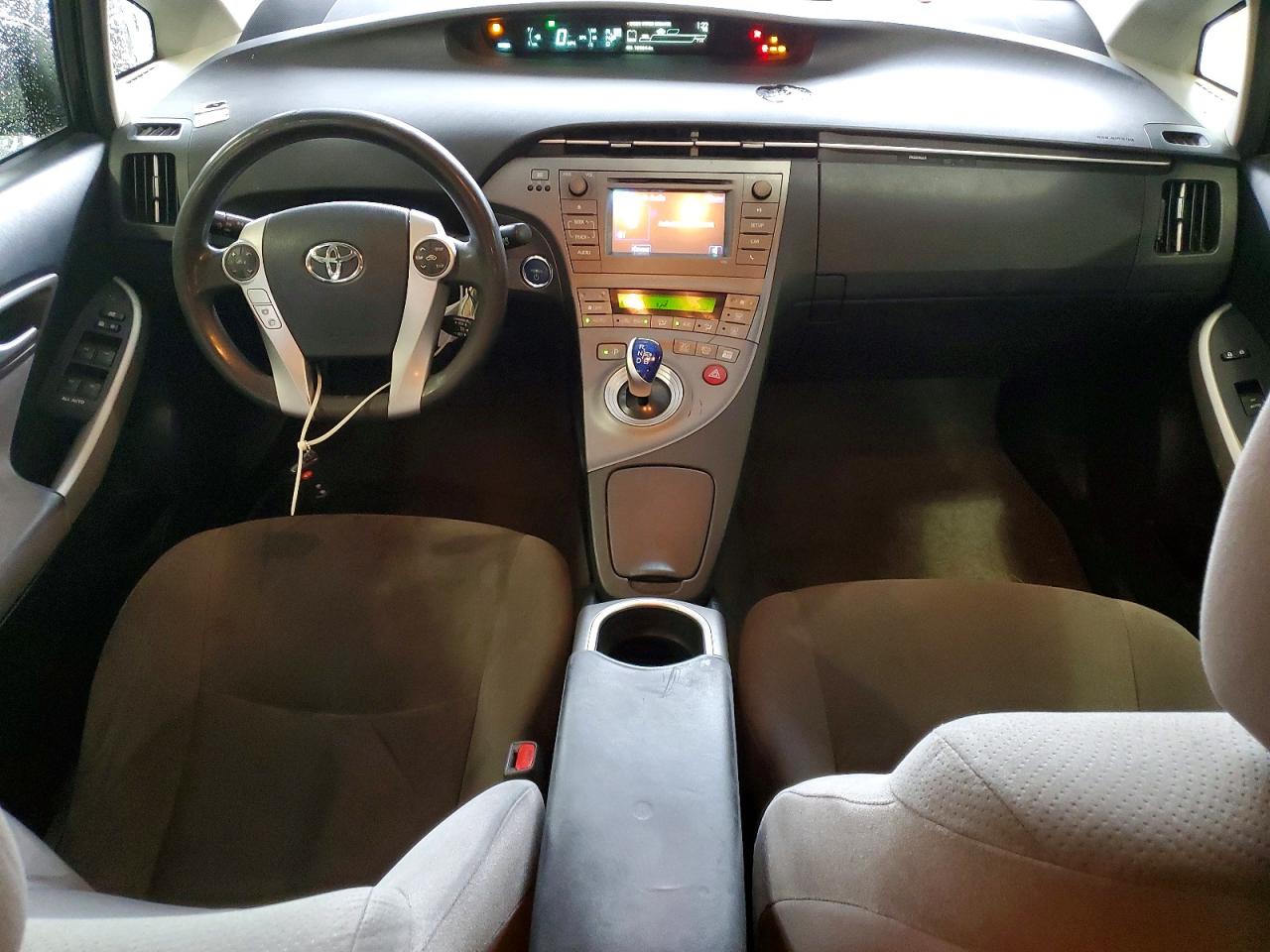 2014 TOYOTA PRIUS photo 8