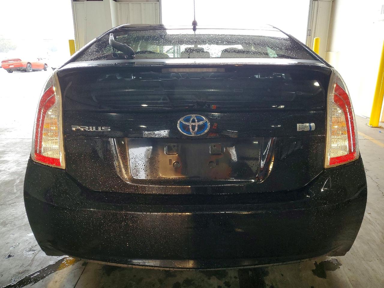 2014 TOYOTA PRIUS photo 6