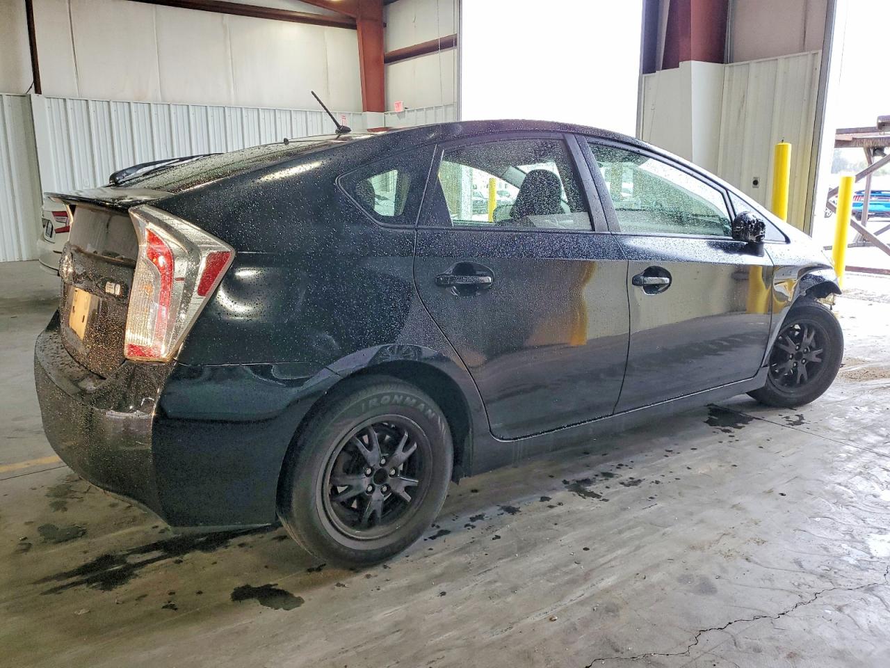 2014 TOYOTA PRIUS photo 3