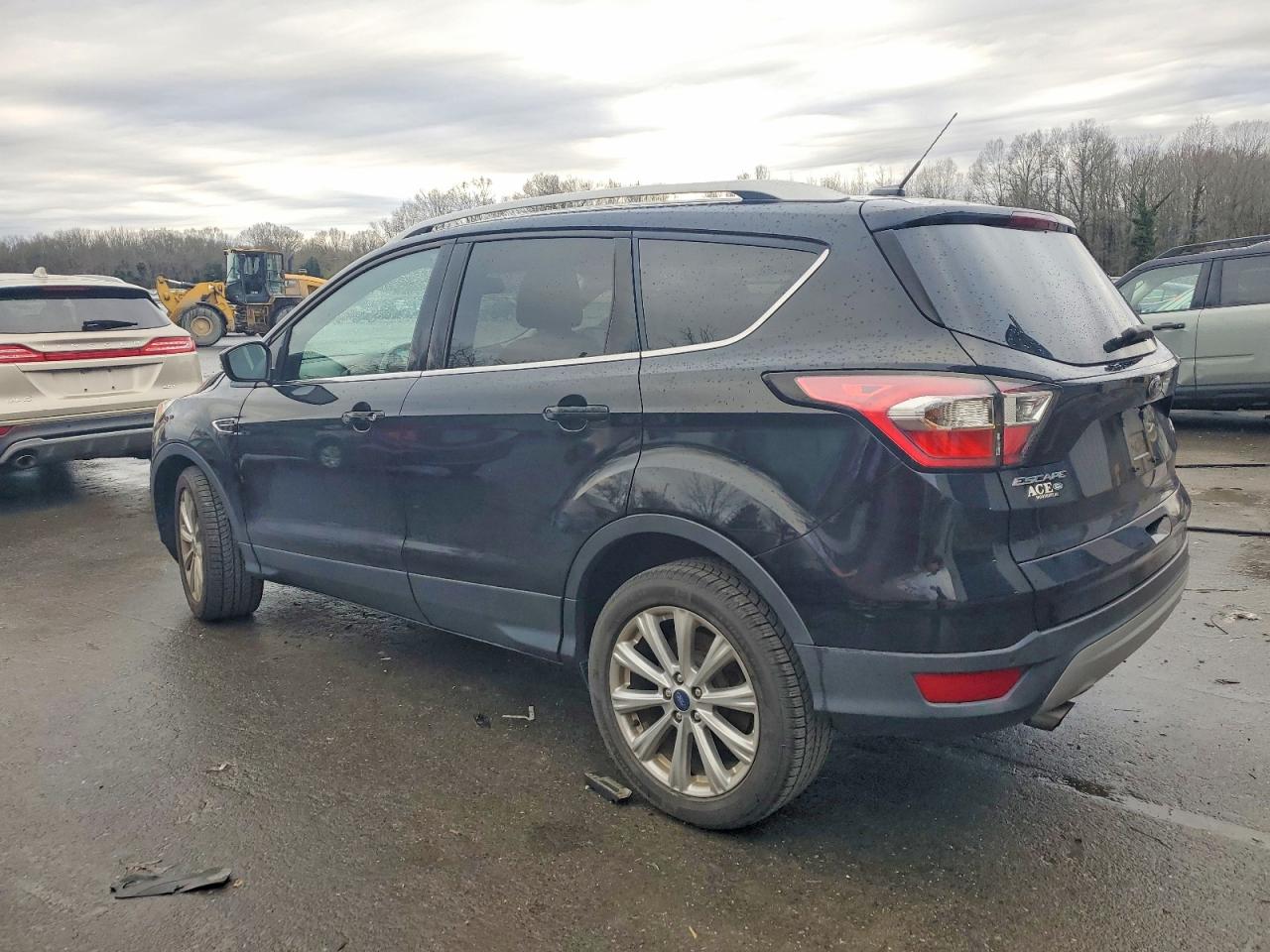 2017 FORD ESCAPE TITANIUM photo 2