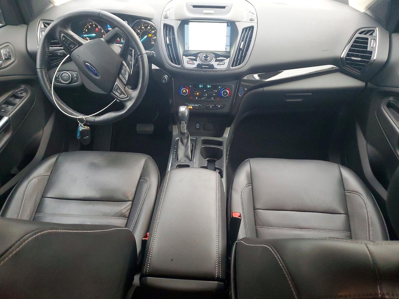 2017 FORD ESCAPE TITANIUM photo 8
